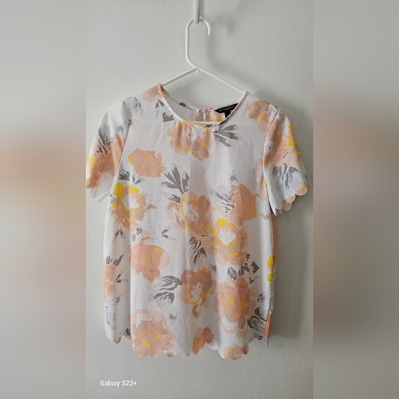 Banana Republic Relaxed White and Gray Blouse - Picture 5 of 6